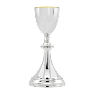 Cáliz Elegante de Latón Plateado y Dorado, Pulido a Mano, para la Sagrada Misa, Copa para el Vino Sagrado, Diseño Clásico para el Altar de la Iglesia Católica - Product Image 2