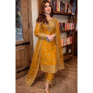 Realza la belleza de tu guardarropa con el nuevo conjunto moderno de salwar kameez de secado rápido para fiestas. - Product Image 1