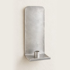 Candelabro de Pared de Aluminio Plateado Mate Hecho a Mano con Estante Plegable para Velas Cónicas, Decoración para el Hogar - Product Image 1