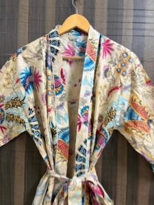 Bata de lujo de algodón para mujer con cuello en V, cierre con cordón, estampado floral, transpirable, hecha a mano, ligera, para verano, ropa de descanso, para damas de honor - Product Image 4