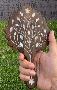 Miroir de maquillage portable en bois fait main avec incrustation de nacre, miroir de vanité traditionnel du Moyen-Orient pour femmes - Product Image 4