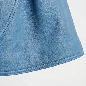 Minifalda de Cintura Alta en Cuero Sintético para Mujer, Estilo Asimétrico en Línea A, Plisada, de Color Sólido y Brillante, para Todas las Temporadas - Product Image 6
