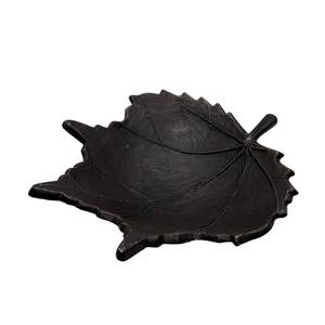 Bol de service décoratif en aluminium fait main en forme de feuille avec surface texturée pour une présentation élégante des aliments et pour le marché des cadeaux - Product Image 3