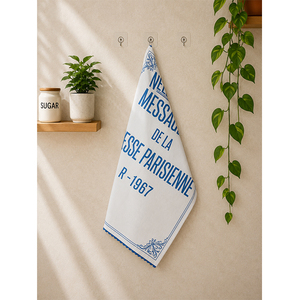 Essuie-tout de cuisine imprimé à la française, style parisien |   Essuie-tout vintage bleu et blanc à typographie vintage |   Serviette de cuisine décorative en coton - Product Image 1