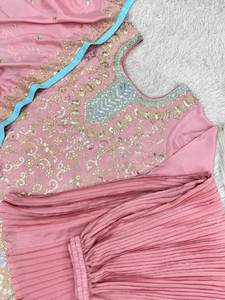 Ensemble Sharara Salwar Kameez 3 Pièces Prêt-à-Porter de Créateur, Style Ethnique Traditionnel Indien, Broderie, Coupe Ajustée, Réversible, Cousu pour les Fêtes - Product Image 5