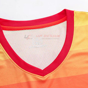 ออกแบบโลโก้ของคุณเอง ชุดบาสเก็ตบอลระบายอากาศได้ดี ผลิตด้วยเทคนิค Sublimation ผ้าโพลีเอสเตอร์ 100% ราคาขายส่ง ขายดี คุณภาพพรีเมียม - Product Image 3