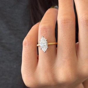 Anillo de Compromiso con Diamante Cultivado en Laboratorio de Corte Marquesa de 2.5 Quilates, Anillo de Propuesta Delicado, Certificado por IGI - Product Image 2