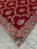 Saree en georgette de luxe avec Allover Zari & Crystal Work, Floral Jaal, Cutwork Detailing & Blouse Parfait pour les occasions d'hiver
