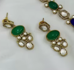 Elegante conjunto largo de collar de moissanita y Kundan diseñado para bodas y celebraciones festivas para mujeres - Product Image 2