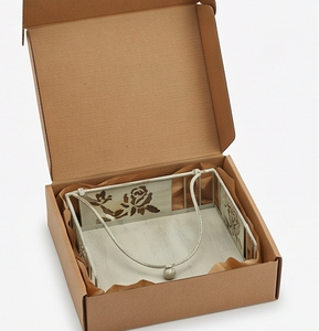 Elegante Porta Servilletas Metálico con Acabado Plateado, Perfecto para Restaurantes, Resorts y Decoración de Mesas y Encimeras de Oficina - Product Image 6