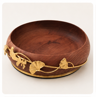 Bol à salade moderne en bois massif sculpté à la main, bord doré, élégants accents en laiton en forme de feuille de Ginkgo, vaisselle écologique et durable