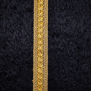 Ruban de bordure géométrique brodé de zari métallique haute densité, avec motif losanges et passepoil de perles pour robe caftan - Product Image 1