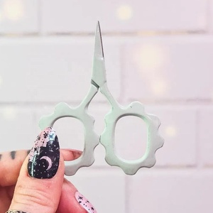 Petits ciseaux à broder 2.6, mini-ciseaux à fil pour fleurs, ciseaux de couture mignons, ciseaux à broder Sarah - Product Image 1