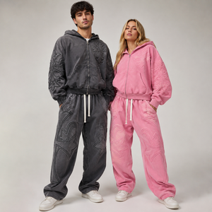 Ensemble de survêtement décontracté pour femmes avec sweat à capuche zippé gaufré et pantalon de survêtement large, style streetwear, personnalisable pour hommes et femmes - Product Image 6
