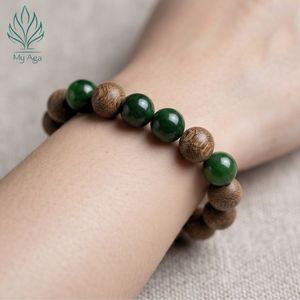 Excelente Pulsera de Agarwood de Vietnam, Unisex, Regalo AL-SG.02.10.006 con 4 Cuentas de Coral Verde, 15 Cuentas de Agarwood Natural, 19cm - Product Image 2