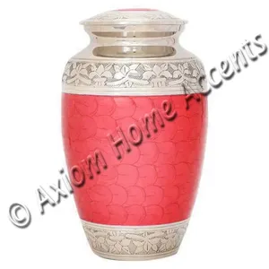 Urne élégante en laiton sculptée à la main pour cendres, avec surface brillante, pour préserver les proches bien-aimés par Axiom Home Accents - Product Image 5