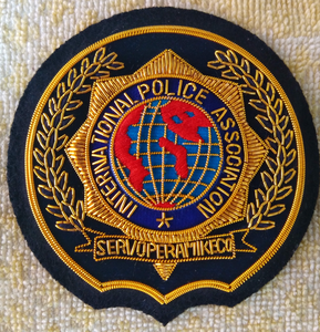 Écusson de blazer de luxe personnalisé brodé à la main en fils d'or, durable et tendance / Badge thermocollant ou à coudre de qualité supérieure - Product Image 4