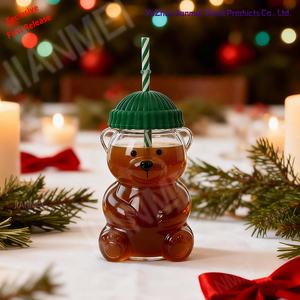 كوب زجاجي إبداعي بتصميم قبعة خضراء لطيفة سعة 20 أونصة، كوب زجاجي على شكل دب، كوب قهوة شفاف بتصميم كرتوني، هدية عيد الميلاد - Product Image 3