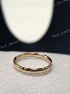 Bague de mariage minimaliste plaquée rhodium, dôme lisse, anneau uni, bijoux fins unisexes pour un usage quotidien - Product Image 1