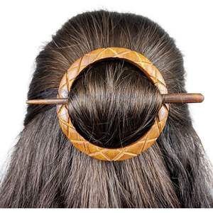 Bâtonnet à cheveux en bois naturel de style vintage fait à la main, épingle à cheveux rétro pour femmes, pour vêtements - Product Image 1