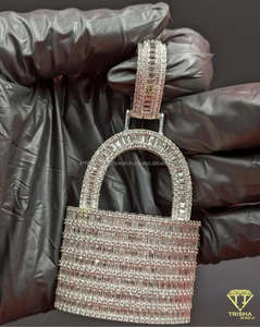 จี้รูปทรง Iced Lock ดีไซน์หนักแน่น ผลิตจากเงินแท้ 925 ประดับเพชรเลี้ยงในห้องปฏิบัติการคุณภาพพรีเมียม ชุบโรเดียม - Product Image 4