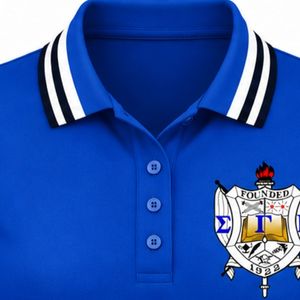 Polo classique Sigma Gamma Rho bleu pour femme, à manches courtes, col classique, avec lettres grecques brodées, idéal pour les tenues décontractées ou sportives. - Product Image 5