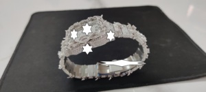 Nouvelle Montre Unisexe de Luxe Faite à la Main en Acier Inoxydable, Boîtier Carré Mécanique, Fermoir à Bouton-Poussoir, Diamant Moissanite, Iced Bust - Product Image 4