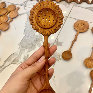 โรงงานผลิตช้อนไม้รูปดอกทานตะวันคู่จากเวียดนาม วัสดุไม้ธรรมชาติ สำหรับทำอาหาร ใช้เสิร์ฟในครัว พร้อมสลักโลโก้ - Product Image 1