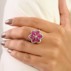 แหวนเงินแท้ 925 ประดับพลอยทับทิมแท้ทรงดอกไม้ ดีไซน์หรูหราสำหรับผู้หญิง รับผลิตแบบ OEM ODM ขายส่ง - Product Image 2