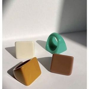 Bague en résine époxy faite à la main, bijoux de mode personnalisés pour femmes et filles, bague unique pour un style décontracté et pour offrir en cadeau - Product Image 6