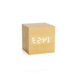 Réveil numérique moderne pour enfants et horloge de table décorative en bois carrée à LED rétro numérique à affichage à bascule - Product Image 1