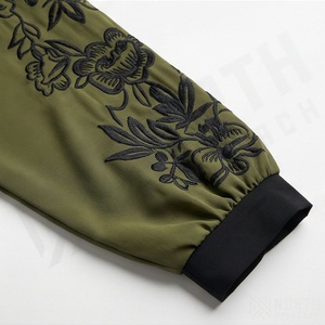 Abaya Islamique Femme à Séchage Rapide, Tendance et de Haute Qualité, Respirante, Modeste, Élégante, en Polyester, Col en V, Longueur Cheville – Meilleures Ventes - Product Image 5