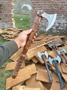 Hacha Profesional Hecha a Mano Estilo Vikingo, Hoja de Acero con Alto Contenido de Carbono, Mango de Madera, Herramienta Utilitaria para Campismo y Actividades al Aire Libre, Garantía de 3 Años - Product Image 5