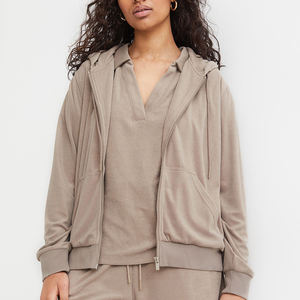 Hoodies pour femmes tendance, de bonne qualité, en tissu, à manches longues, en vente. - Product Image 1