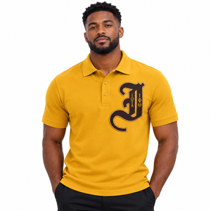 Camisa Polo IOTA Marrón de Chenilla con Letras para Hombre, Manga Corta, Cuello Clásico, Estilo Fraternidad Griega, Ropa Casual para el Campus, Cómoda - Product Image 1