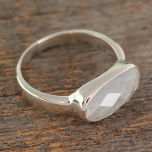 Anillo de Plata de Ley 925 con Piedra Lunar Arcoíris, Gema Natural, Joyería de Diseño Hecha a Mano, Piedra de Nacimiento de Junio, Unisex - Product Image 3