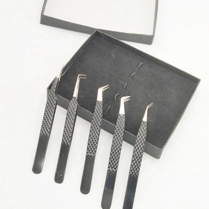Ensemble de pinces à cils inclinées hautement personnalisables en acier durable avec revêtement noir, accessoires pour extensions de cils, pinces de préhension - Product Image 3