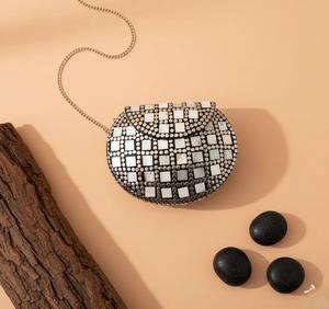 Bolso de Mano de Diseño Moderno con Cadena para Damas, Bolso de Moda con Decoración de Flores y Cuentas Hechas a Mano - Product Image 2