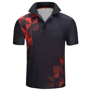 Polo de performance pour homme |   Impression par sublimation géométrique noire et rouge |   Vêtements de sport tactiques respirants et anti-humidité - Product Image 1