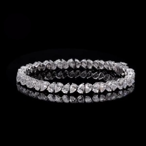 สร้อยข้อมือเทนนิสทองคำขาว 14K จาก LILABA ENTERPRISE ประดับเพชรทรงลูกแพร์เพาะเลี้ยงในห้องปฏิบัติการ ระดับความสะอาด VVS2 สี F ได้รับการรับรองจาก IGI กำลังเป็นที่นิยม - Product Image 3