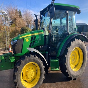 Tractor utilitario John Deere 5075E confiable, sistema hidráulico robusto, diseño de bajo consumo de combustible, excelente calidad, listo para trabajar en la agricultura. - Product Image 2