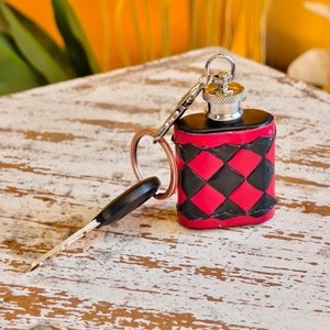 Venus Leathers Were <b>Hot</b> Selling Luxury Mini Black Checkered Genuine Leather Strong Hip <b>Flasks</b> Portable Pocket Bottle Clip - Product Image 2