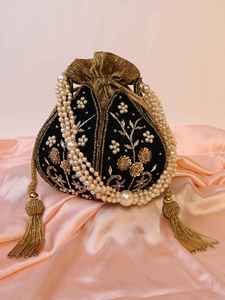 Pochette de soirée ovale en soie noire faite à la main avec broderie dorée, perles et pompons - Product Image 1