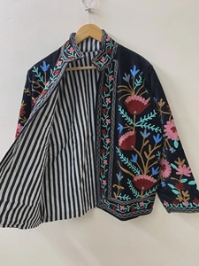 Veste en velours Suzani artistique haut de gamme pour femme, faite à la main, style bohème, courte, pour l'hiver, cadeau, vêtement ethnique, manteau femme d'art populaire - Product Image 3