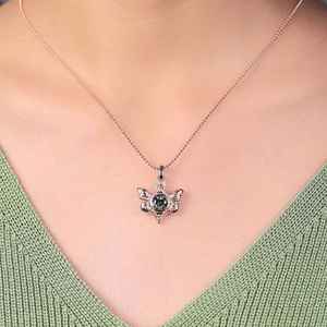 Collier pendentif papillon en or rose avec saphir vert de laboratoire taille ronde pour femme, bijoux de luxe, fabrication OEM ODM, vente en gros - Product Image 2