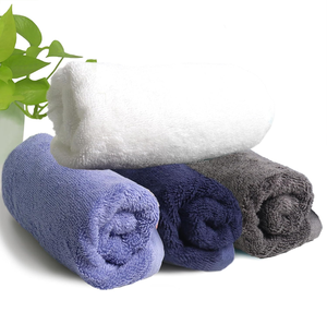 Serviettes à main commerciales de qualité supérieure OEM 600 GSM – Conçues pour les secteurs de la santé et de l'hôtellerie - Product Image 1