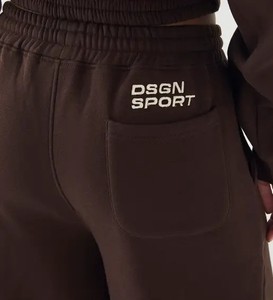 Conjunto Deportivo de Dos Piezas para Mujer, Top de Manga Larga y Pantalones a Juego, Diseño Personalizado, Fabricante OEM, con Puños Acanalados - Product Image 5
