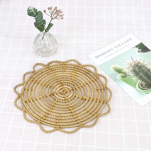 Assiette de présentation ronde élégante en rotin pour table à manger, faite à la main, style rustique, pour décoration de table de mariage - Product Image 2