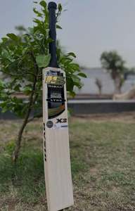 ไม้คริกเก็ต Ihsan Sports lynx X2 Edition English Willow น้ำหนักเบา พร้อมปลอกไม้คริกเก็ตฟรี แผ่นกันลื่นเสริม ความหนา 40 มม. - Product Image 5