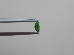 Diopsido cromado verde ovalado facetado suelto de 5x3mm - Product Image 2